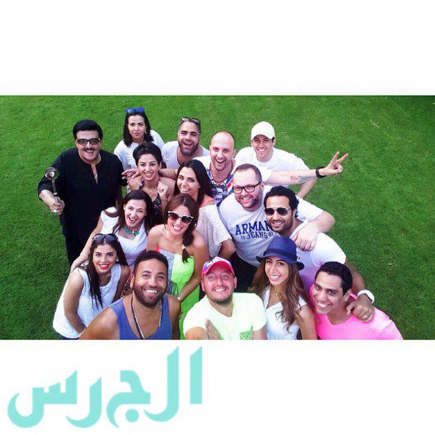 بالصور دنيا سمير غانم وزوجها في نزهه مع أصدقائهما (3)