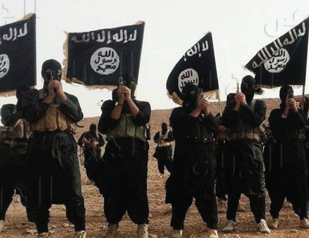 افراد من التنظيم الارهابي داعش