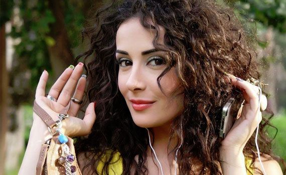 الممثلة السورية كندة حنا