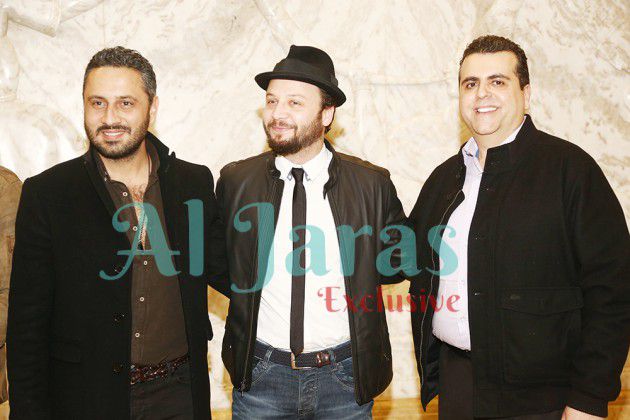 النجمان مكسيم خليل وقيس الشيخ نجيب مع المخرج جمال سنان