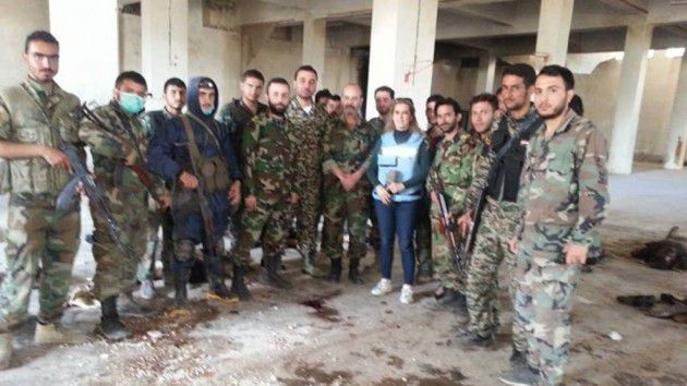 كنانة علوش مع جنود الجيش السوري