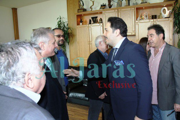رامي عياش يلقي التحية على أعضاء المجلس البلدي في عاليه