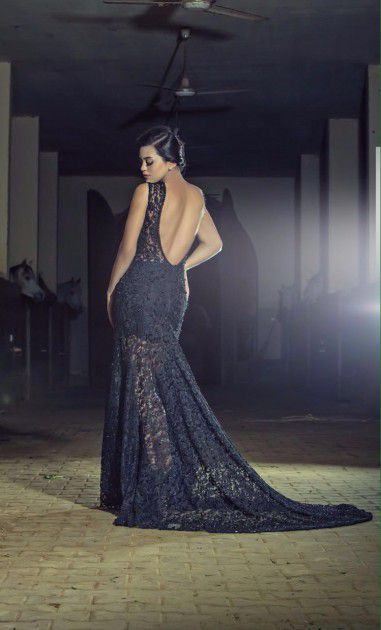 فستان أسود مميز بتصميم أحمد حافظ