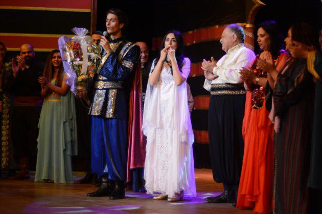 هبة مجدي تحتفل بزفافها في المسرح القومي