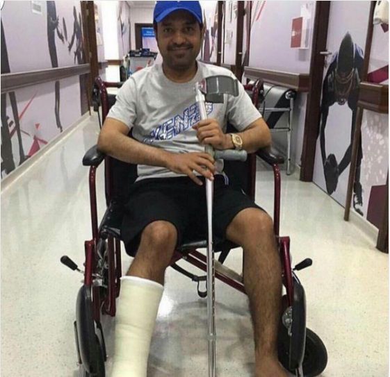 الفنان السعودي راشد الماجد تعرض لكسر في ساقه اليمنى