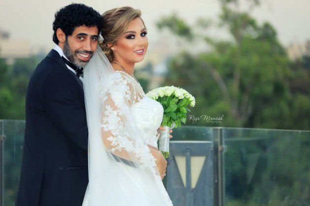 محمد حداقي وزوجته يوم زفافهما ولاحظوا رشاقتها