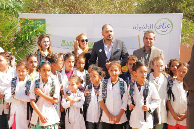 البوب ستار اللبناني رامي عياش مع أطفال جمعية عياش للطفولة