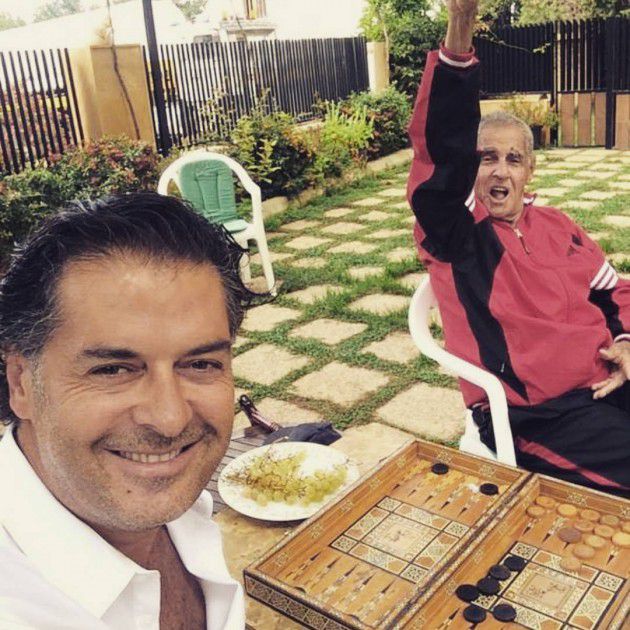 السوبر ستار اللبناني راغب علامة ينشر صورة مع والده الراحل