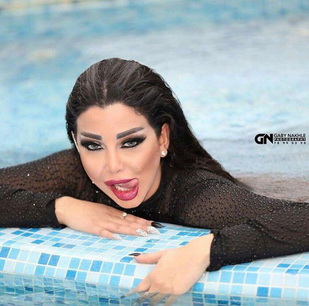 الجرس رولا يموت بإطلالة إباحية على صفحات مجلة عربية بالصورة