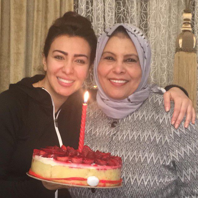 ميرهان حسين تحتفل بعيد الأم مع والدتها