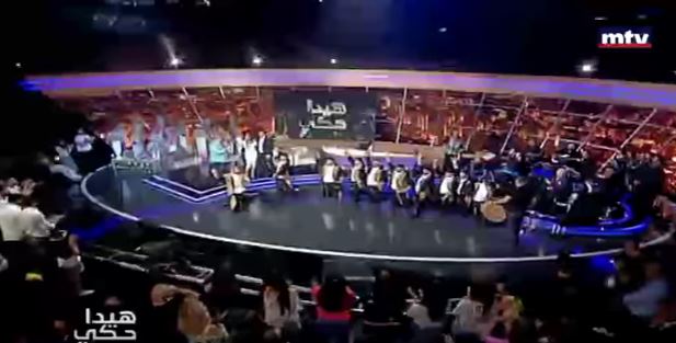 الاستديو تحول لمهرجان كبير مع غناء شمس الأغنية اللبنانية
