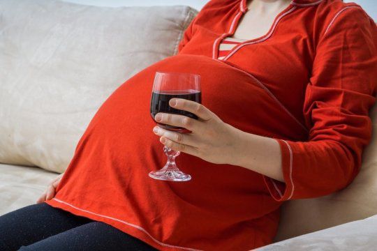 المشروبات الكحولية تشكل خطراً على حياة الحوامل
