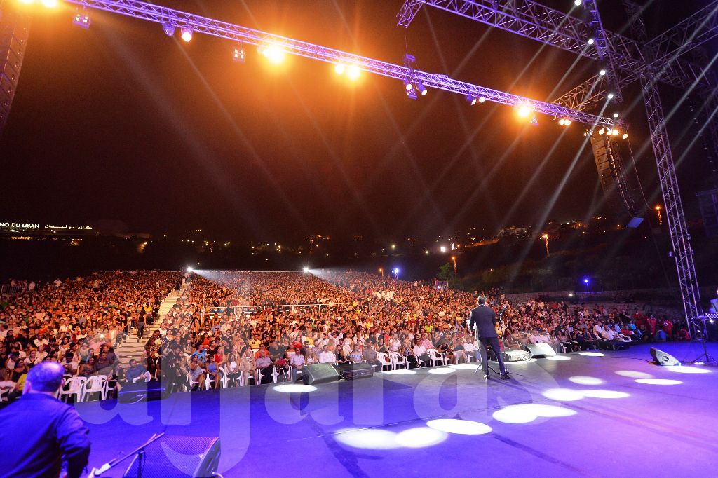 أكثر من 3000 شخص في حفل شيرين عبد الوهاب