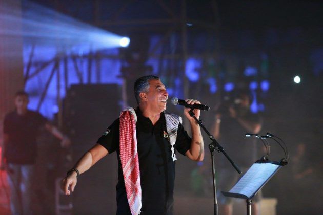عمر العبداللات أحيا حفلاً على مسرح مدينة روابي في فلسطين