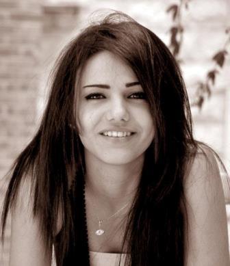 الممثلة السورية دانا مرديني