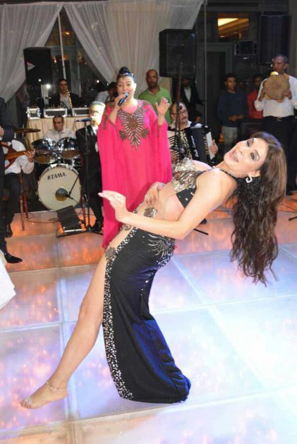 الراقصة المصرية دينا