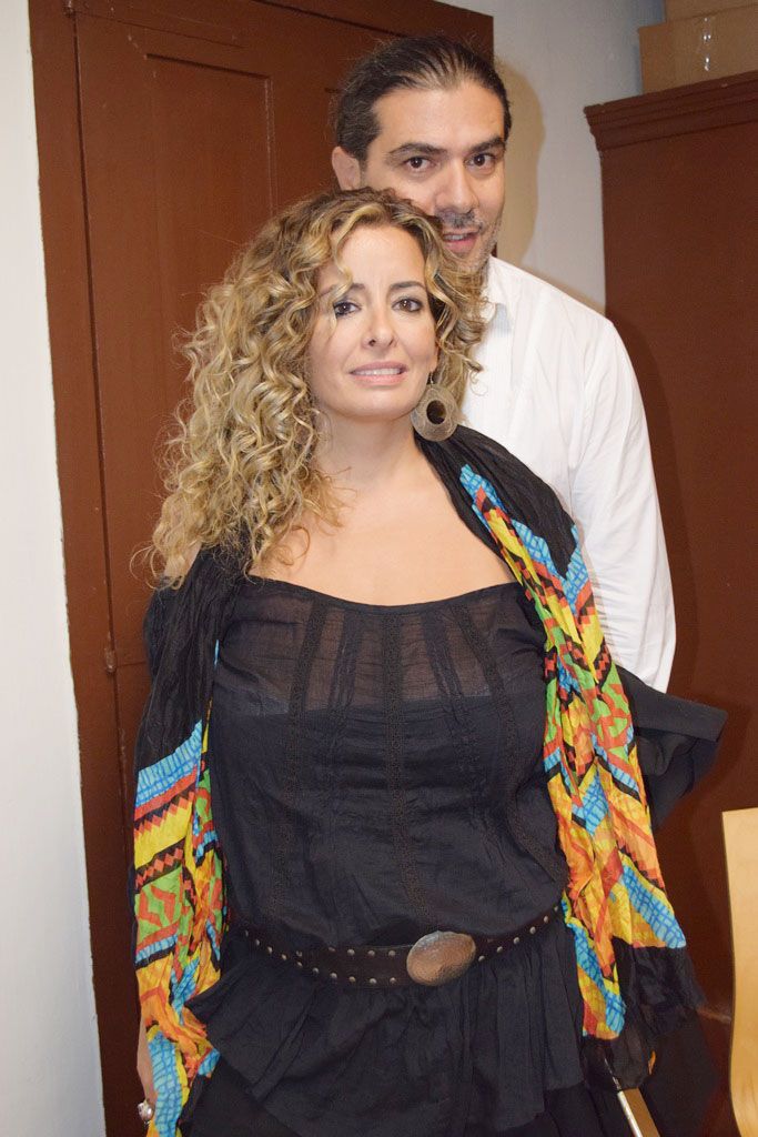 الفنانة اللبنانية حنين أبو شقرا وزوجها السيد فيليب