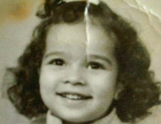 هكذا كانت النجمة اللبنانية نادين نسيب نجيم في طفولتها