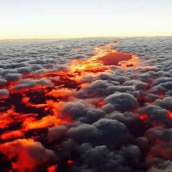  لحظة غروب الشمس من ارتفاع ألف قدم من سطح الأرض