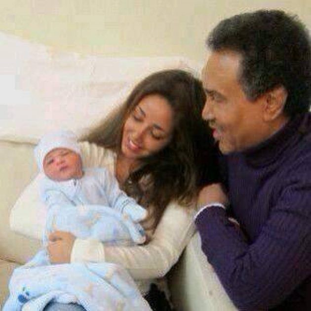 المطرب السعودي محمد عبده يستقبل مولودته الثالثة العنود