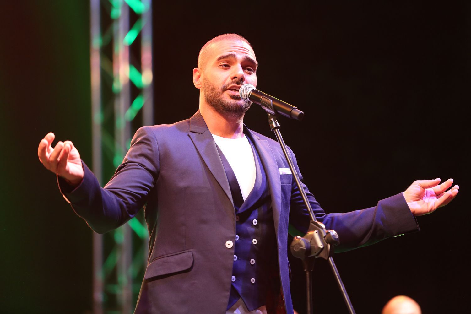 جوزيف عطية يحيي حفل ملك جمال لبنان