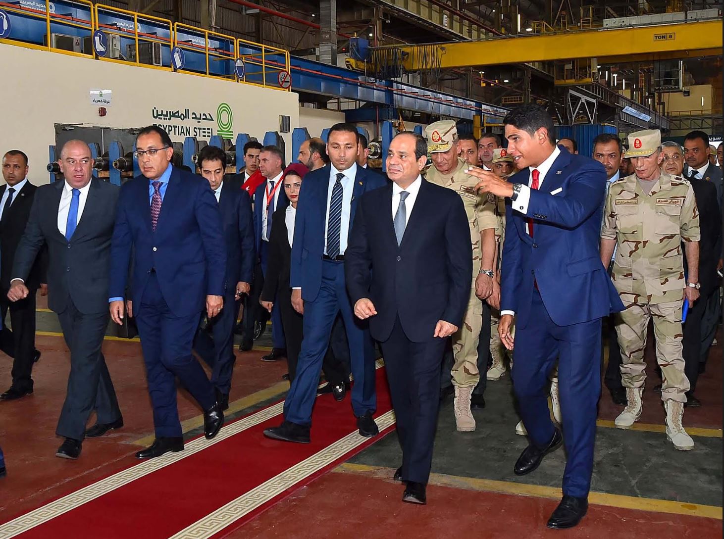 الرئيس السيسي يزور أحمد أبو هشيمة في مصانع الحديد وهذا هو شغل أبو هشيمة وليس سبونسر حفلة