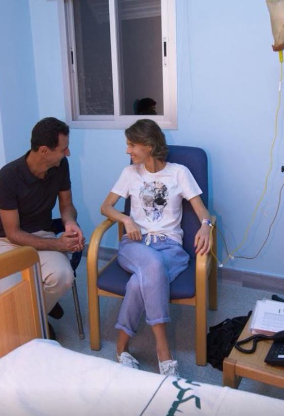 مع الرئيس في المستشفى خلال تلقيها العلاج بالكيماوي