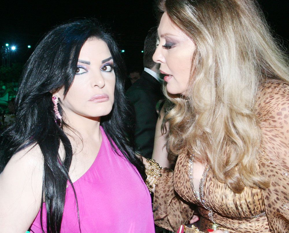 جورجينا رزق لا تزال ملكة جمال هنا في هذه الصورة في إحدى المناسبات مع الزميلة نضال الأحمدية