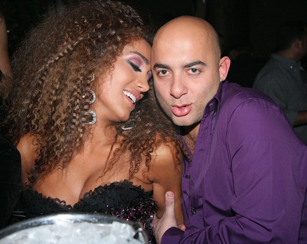 مايا دياب وزوجها عباس يحتفلان بعيد ميلادها سنة 2008 (2)