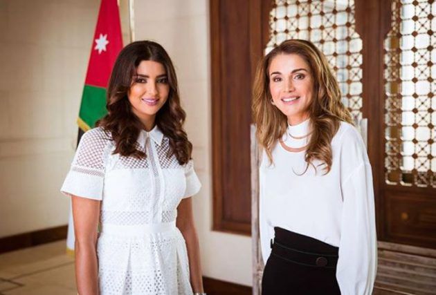 مريم سعيد المذيعة الأردنية مع الملكة نور