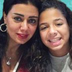 رانيا يوسف: ابنتي تعرضت لمضايقات وبكت بسبب الفستان!