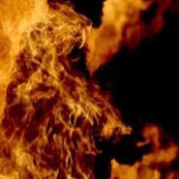 مواطن لبنان يحرق نفسه في مدرسة ابنته