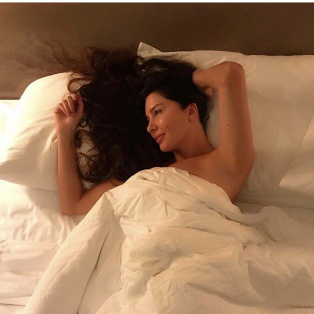 لاميتا فرنجية عارية في السرير! – صورة | مجلة الجرس