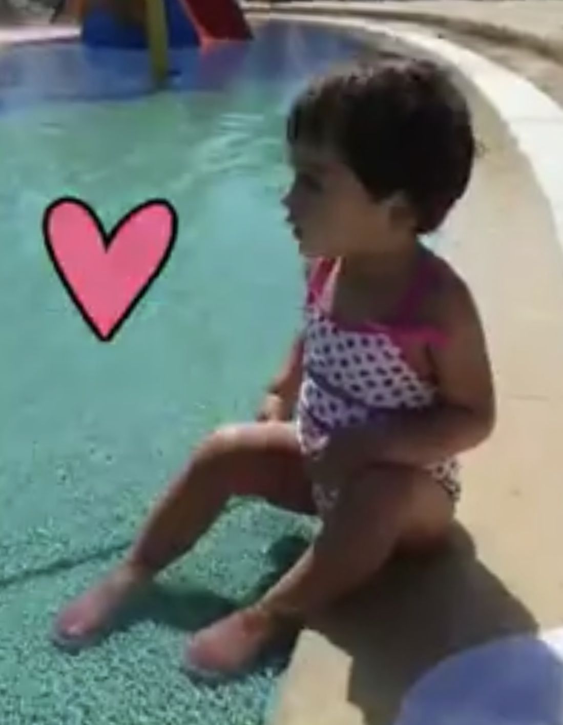 ابنة رامي عياش على المسبح