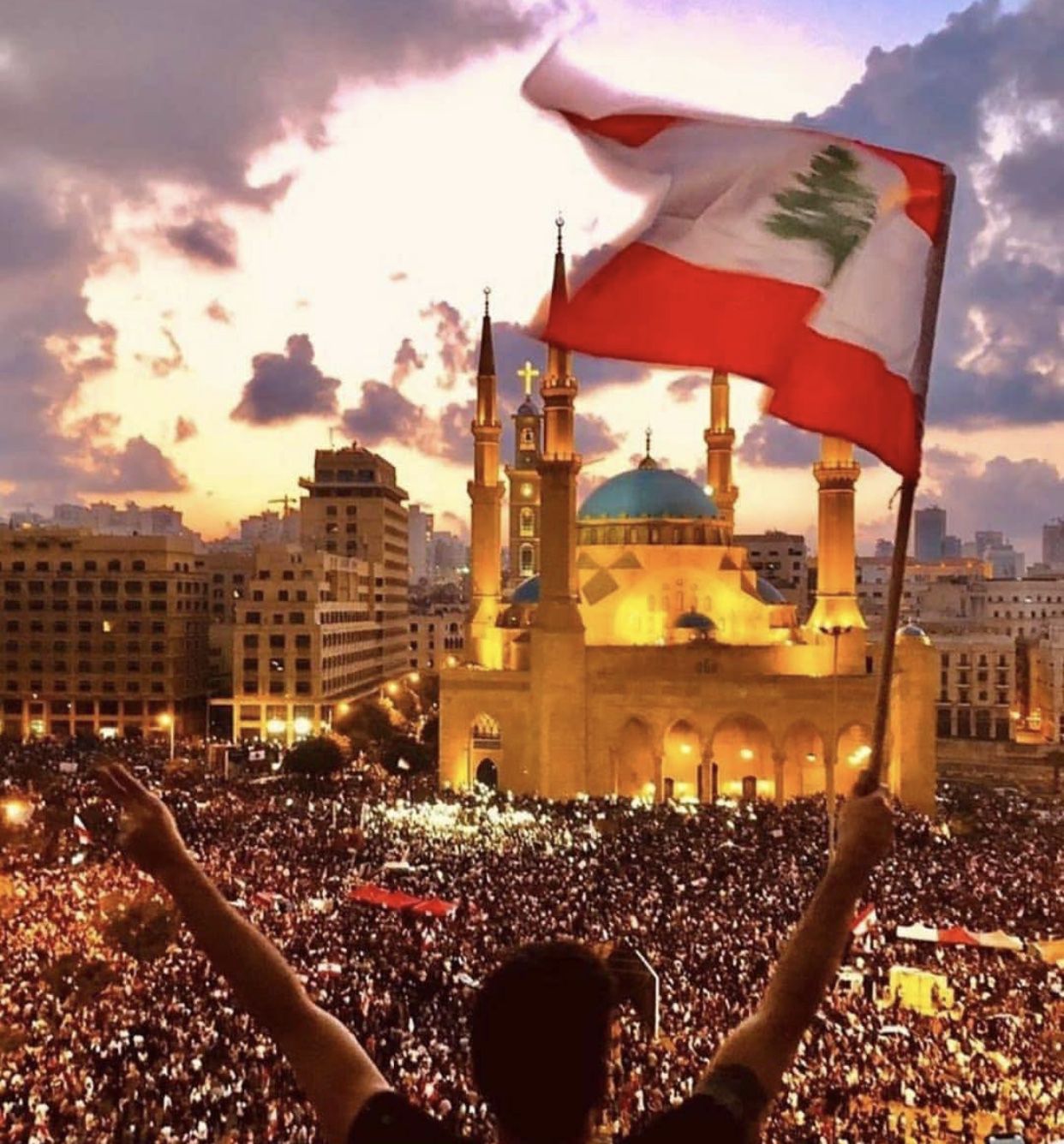 كندة علوش قلبها على لبنان