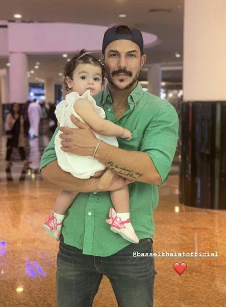 باسل خياط مع ابنته ونسخة عنه! - صورة