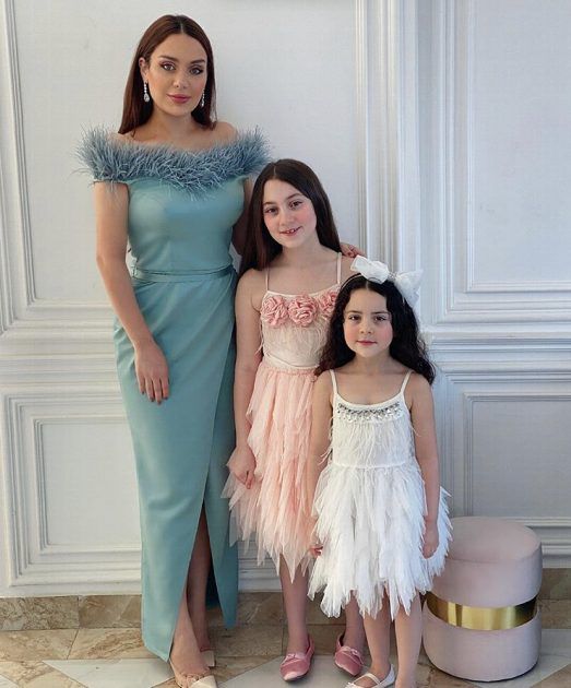 زينب فياض تحتفل مع ابنتيها وأجمل من هيفا! - صورة