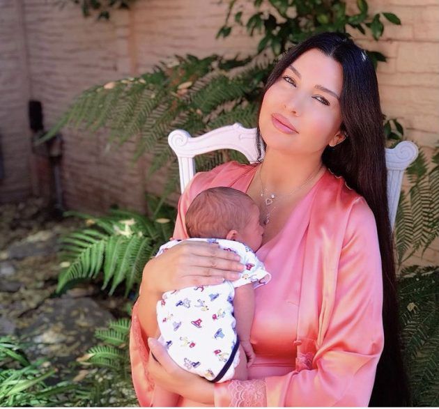 لاميتا فرنجية تنجب طفلها الثاني - صور