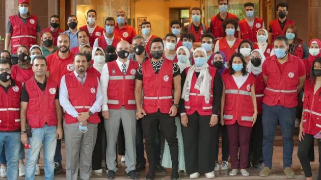 تامر حسني يتطوع لمساندة الشعب الفلسطيني - صور