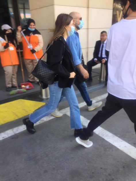 لحظة وصول نانسي عجرم إلى مطار القاهرة - صور
