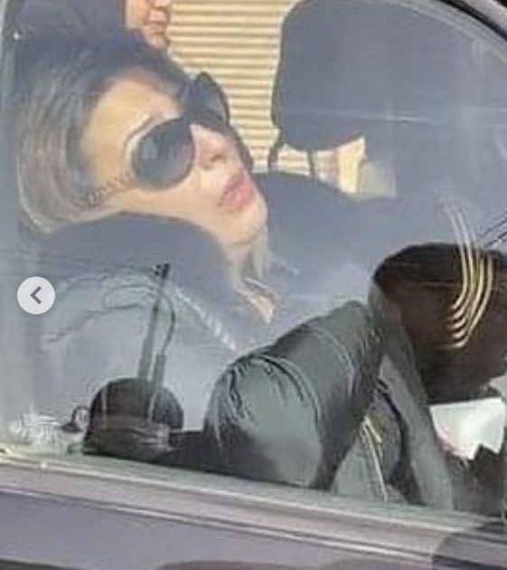 زوجة وائل الإبراشي تنهار في جنازته - صور