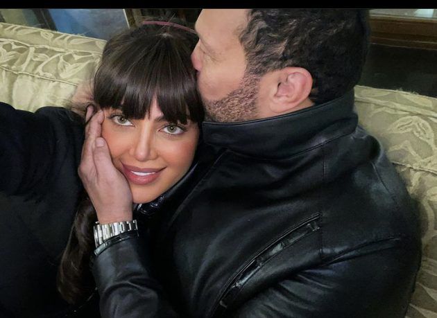ريهام حجاج تستعرض قبلة زوجها لها - صورة