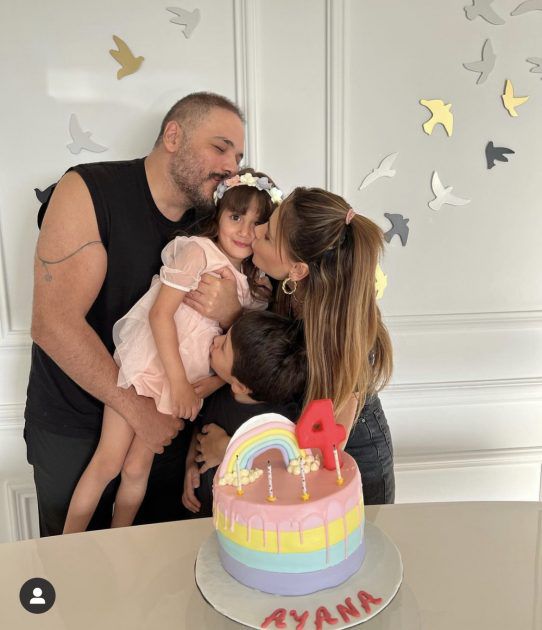 رامي عياش وزوجته يحتفلان بعيد ابنتهما - صورة