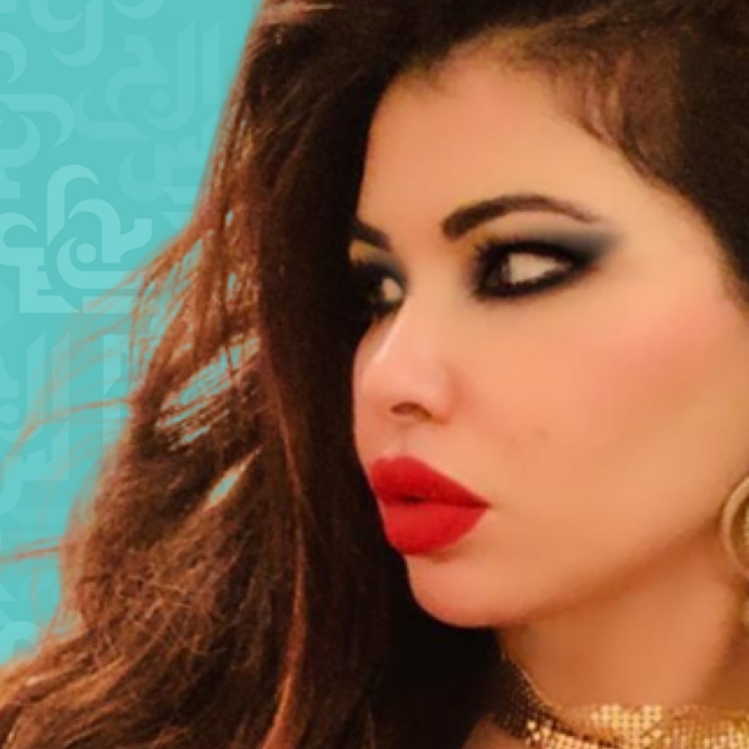 نائبة تهدد فنانة بقضية زنا