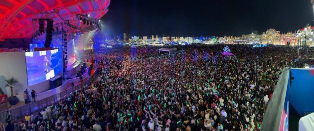 "مليونية" عمرو دياب في دبي - صور