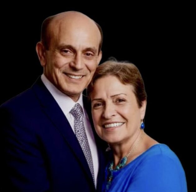 محمد صبحي لزوجته في قبرها" قريبا انضم اليك